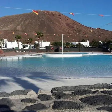 Casa Kazbar, Lovely 1 Bed & Communal Pool * Playa Blanca (Lanzarote)