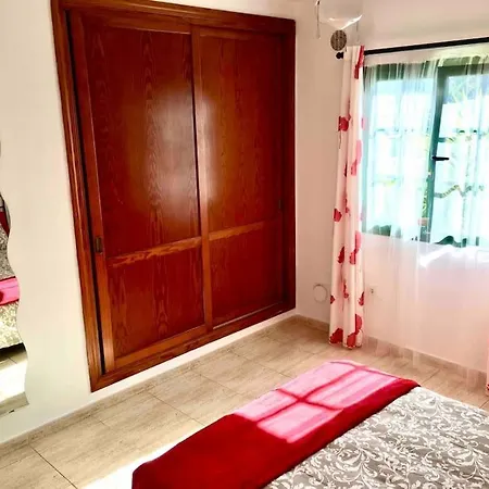 Вілла Casa Kazbar, Lovely 1 Bed & Communal Pool Плайя-Бланка